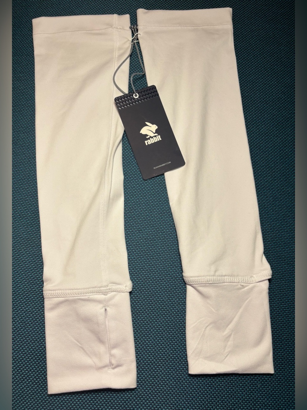 NEW Rabbit EZ Sleeves White Running Women’s Arm Sleeves - Medium/Large